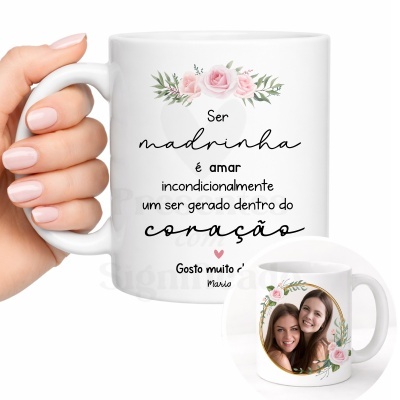 Caneca branca com texto e fotografia, flores rosas decorativas