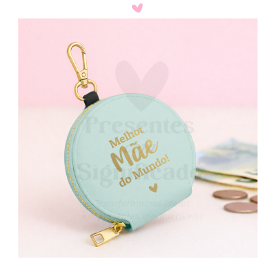 Porta-moedas redondo azul claro com fecho dourado e texto em dourado