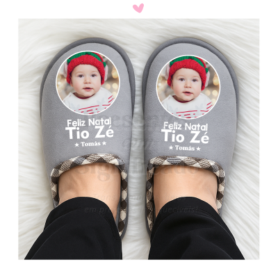 Chinelos cinzentos personalizados com foto de bebé e texto 