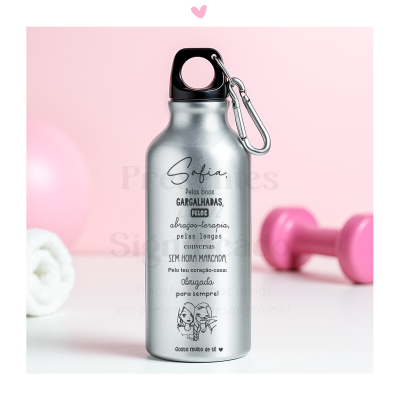 Garrafa de água prateada com texto personalizado e tampa preta com gancho