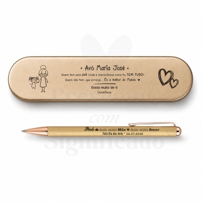 Estojo e caneta dourados comemorativos para avó com mensagens e ilustrações de avó e neta.