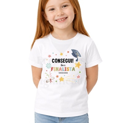 Camisola branca para criança com estampado de finalista e desenhos coloridos