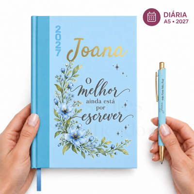 Agenda diária 2027 A5 azul com flores e caneta à mão