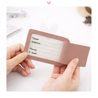 Carteira identificadora de bagagem castanha com janela transparente e texto