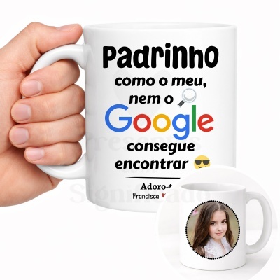 Caneca branca com texto colorido e fotografia de rapariga jovem