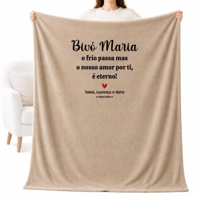 Manta bege personalizada com texto sentimental e design minimalista