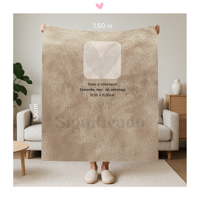 Manta bege de 1,60 x 1,30 m com textura, exposta em sala de estar clara