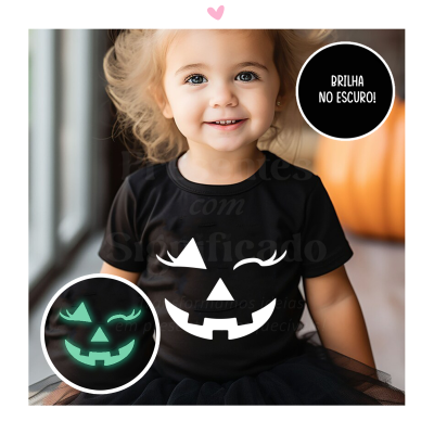 Camisola preta de criança com estampa de abóbora que brilha no escuro