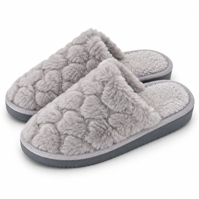 Pantufas cinzentas felpudas com sola cinzenta escura