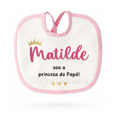 Babete branco com borda cor-de-rosa e texto personalizado para bebé