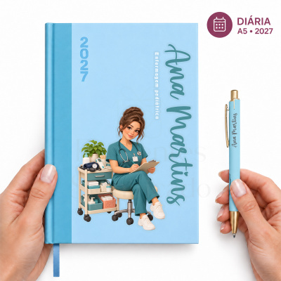 Agenda diária azul-claro 2027 com enfermeira ilustrada e caneta azul personalizada