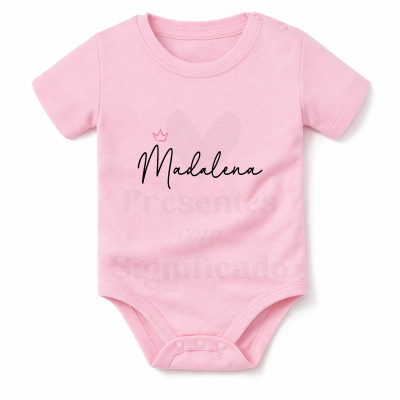 Body de bebé cor-de-rosa com nome Madalena e coroa