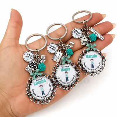 Porta-chaves personalizados com nomes e texto de agradecimento em metal e pendentes escolares