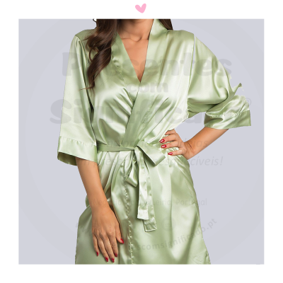 Robe de cetim verde claro com cinto
