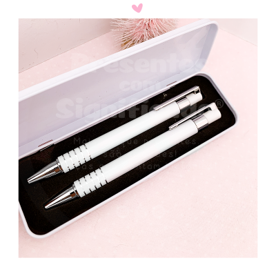 Conjunto de duas canetas brancas em caixa metálica branca e interior preto