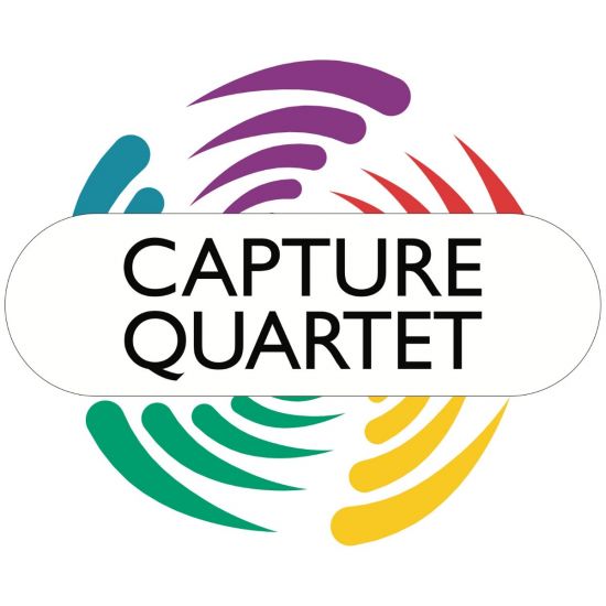 Capture - 2024 Quartet Edition Logótipo com texto 'CAPTURE QUARTET' e ondulações coloridas em círculo