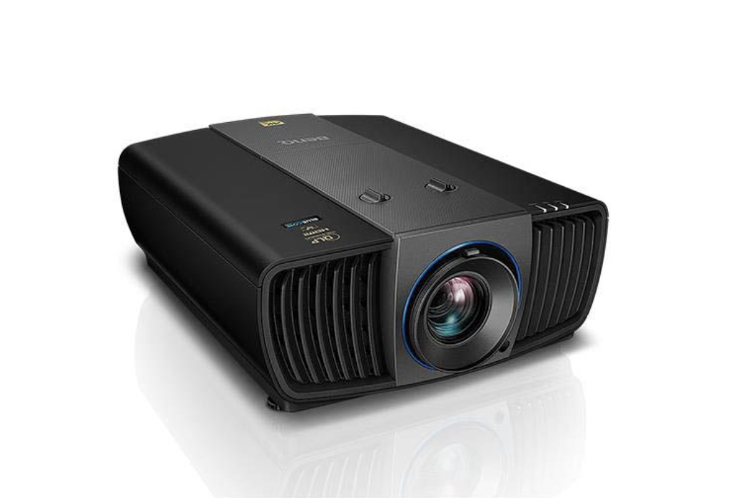 BenQ - LK990 - Installation Projector Projetor preto com lente circular e entradas USB