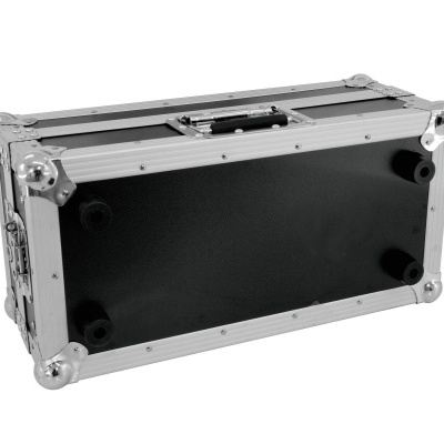 Mala rígida preta com moldura metálica