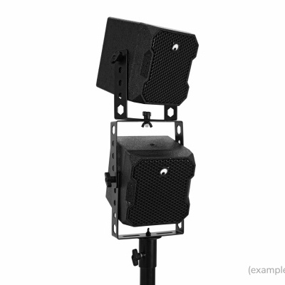 Altifalantes profissionais pretos com suporte em tripé