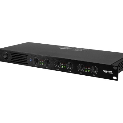 Amplificador de áudio profissional preto com botões e LEDs