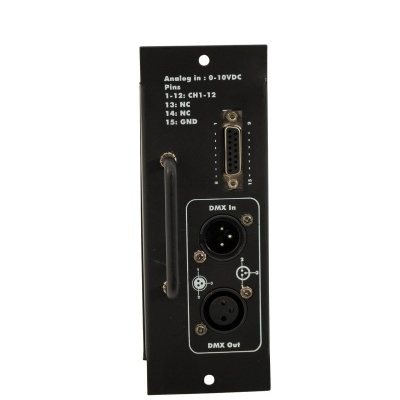 painel eletrónico preto com conetores DMX e texto branco