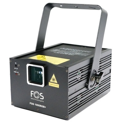 Projetor laser preto com alça metálica e inscrição FOS