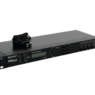 Equipamento eletrônico tipo rack preto com display e luzes LED