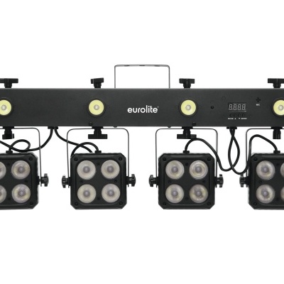 Sistema de iluminação de palco Eurolite com quatro refletores quadrados.