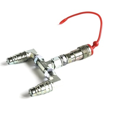 Conector metálico em forma de T com cabo vermelho