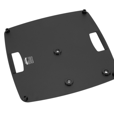 Base quadrada preta com pegas laterais e lâminas de borracha