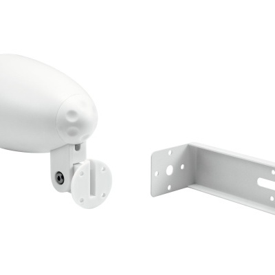 Conjunto de dois suportes metálicos brancos, um retangular com buracos e outro oval ajustável