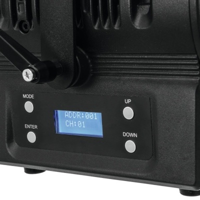 Painel de controlo eletrônico preto com ecrã azul e botões brancos