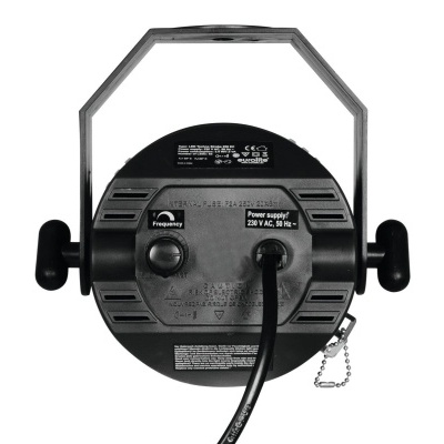 Luz de estúdio preta redonda com suporte metálico e cabo elétrico