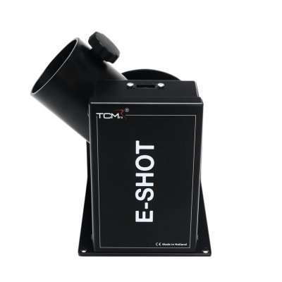 Aparelho preto E-SHOT da marca TCM sobre fundo branco