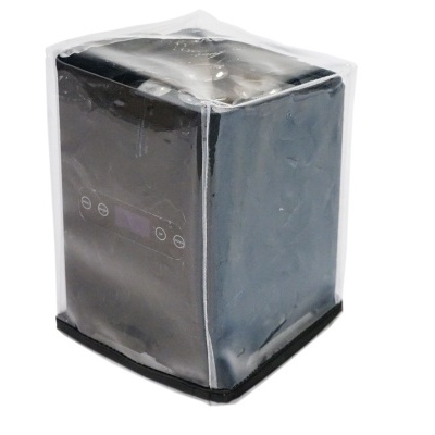 Capa protetora transparente para aparelho quadrado preto com painel de controlo