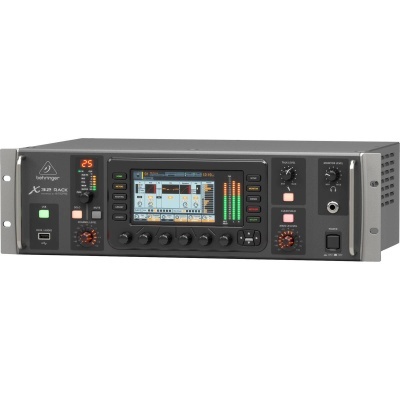 Interface de áudio Behringer X32 Rack com ecrã LCD e botões