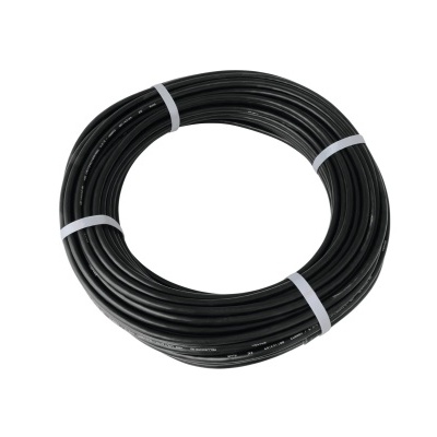 Rolo de cabo preto enrolado com marcações brancas em fundo branco