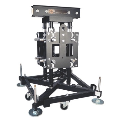 Estrutura metálica preta com rodas, parafusos e texto eCOS