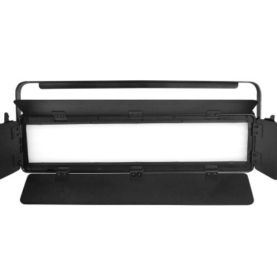 Luz rectangular para fotografia com abas pretas