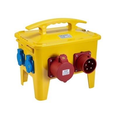 Caixa elétrica portátil amarela com tomadas vermelhas e azuis