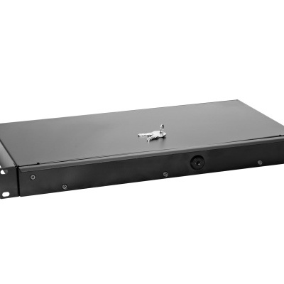 Caixa de metal preta para montagem em rack com fechadura e duas chaves
