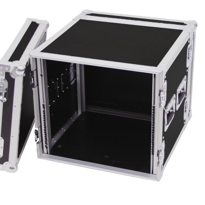 caixa de transporte preta com bordas metálicas e tampa aberta