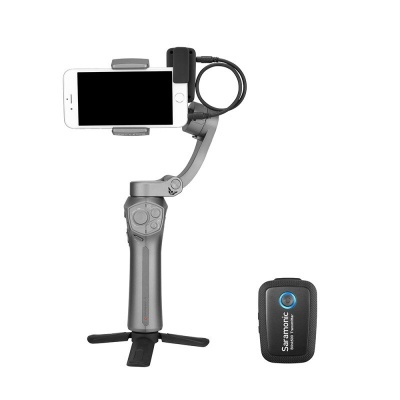 Gimbal estabilizador cinza com suporte para smartphone e controle remoto preto