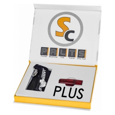 Embalagem aberta com acessórios e texto PRLTS e PLUS