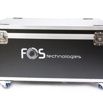 Mala preta de transporte com logótipo FOS technologies e rodízios azuis