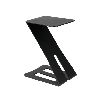 Suporte em forma de Z preto em metal com base plana e recorte oval central