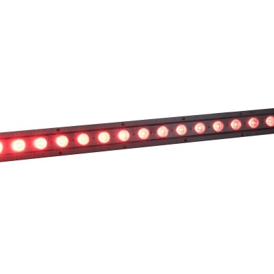 Barra de luz LED vermelha com estrutura preta e suportes ajustáveis