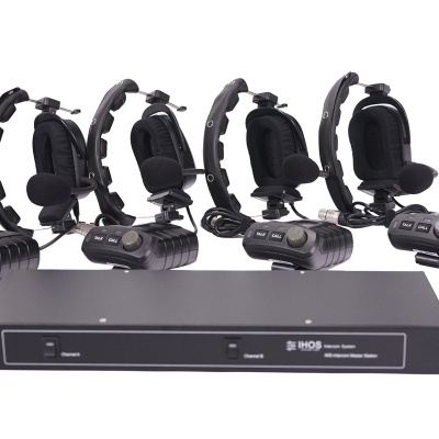 Conjunto de comunicação sem fios com quatro headsets pretos e receptor de rack preto HIOS LC-150