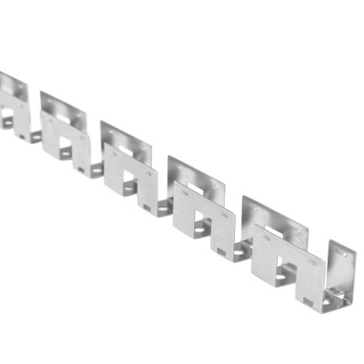 Faixa metálica prateada articulada com recortes quadrados