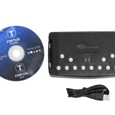 Dispositivo preto com botões, cabo USB e CD azul Fortius